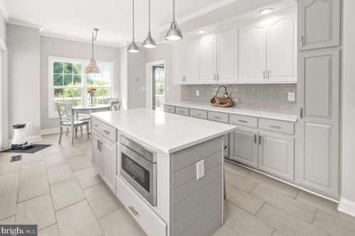 7327 Coventry Dr, Middletown MD 21769-6636 exterior