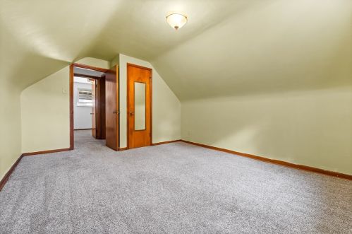 2107 Plainview Ave, Pittsburgh PA 15226-1545 exterior