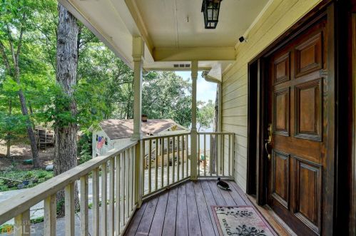 8388 Lake Dr, Lithonia GA  30039-5724 exterior