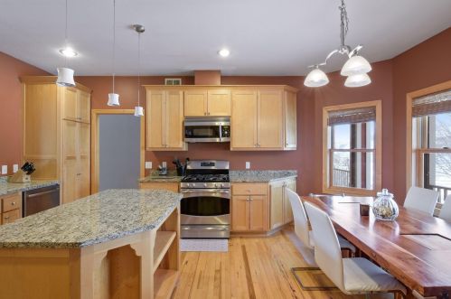 2479 Grey Eagle Cir, Saint Paul MN 55129-6221 exterior