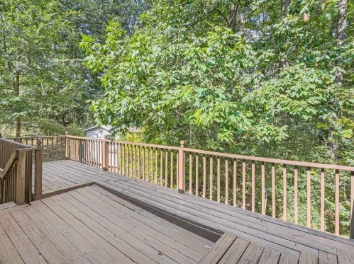 3988 Vly Brk Rd, Lithonia GA 30039-4280 exterior