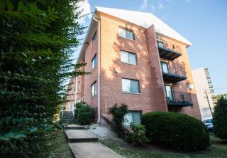 1111 Randolph St, Arlington VA  22201-4658 exterior