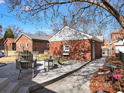 6423 Murdoch Ave, Saint Louis MO 63109-2656 exterior