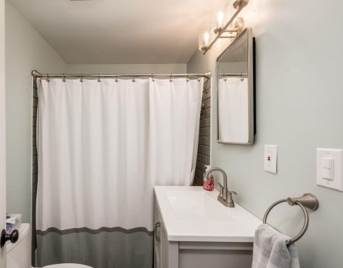 7 Cranbrook Ln, Dover NH 03820-2005 exterior