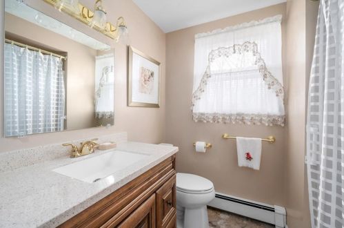 19 Virginia Ave, Woonsocket RI 02895-5630 exterior