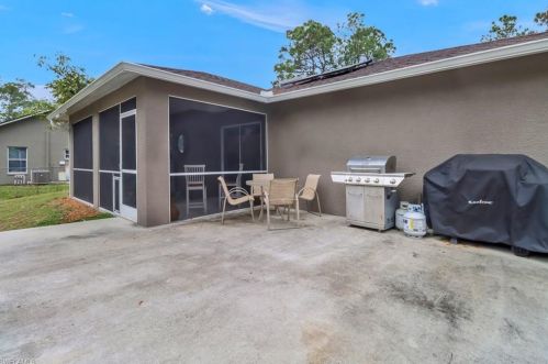 3780 8 Ave, Naples FL 34102-6842 exterior