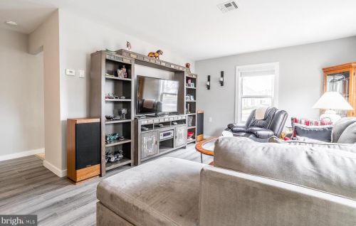 11 Warwick Way, Southampton NJ  08088-1143 exterior