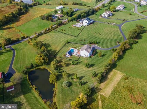 23073 Creighton Farms Dr, Leesburg VA 20175-6491 exterior