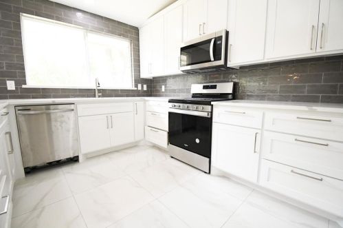 1114 Northgate Dr, Irving TX  75062-7599 exterior