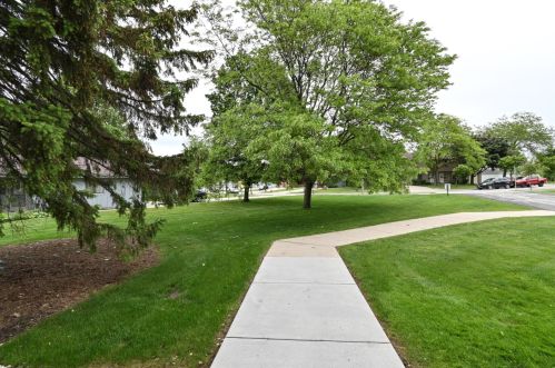 6401 Dodge Pl, Milwaukee WI  53220-1853 exterior