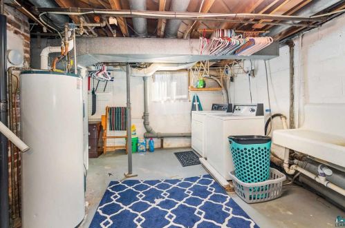 2215 Hoover St, Duluth MN 55811-3013 exterior