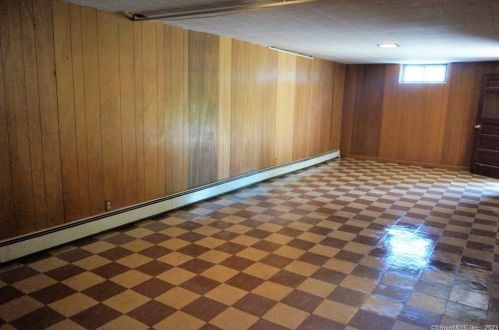 111 Park Avenue Ext, Uncasville CT 06382-1817 exterior