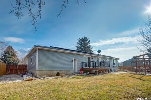 11104 Londonderry Dr, Sandy UT 84070 exterior