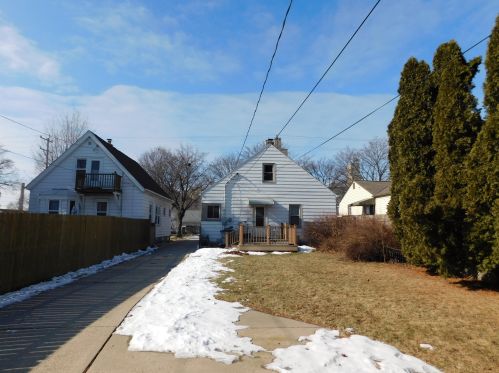 2218 37, Milwaukee WI 53215-2314 exterior