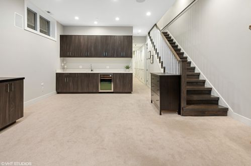 1419 Oakdale Ave, Chicago IL 60657-4118 exterior