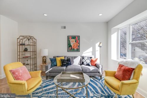 1009 Greenwich St, Philadelphia PA 19147-6409 exterior