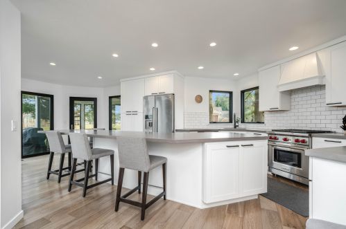 7657 Dunross Dr, Kalamazoo, MI 49024-7883