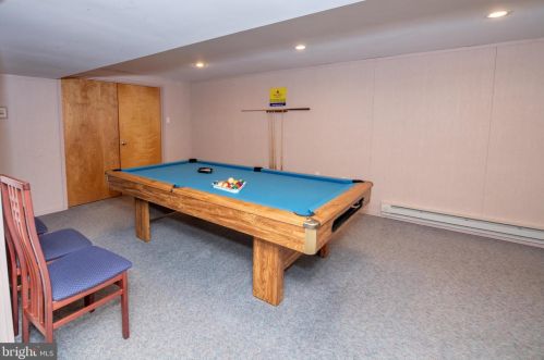 699 Longview Dr, Huntingdon Valley PA 19006-2219 exterior