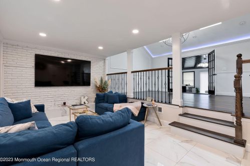 6 Stevens Pl, Hazlet NJ  07730-1205 exterior