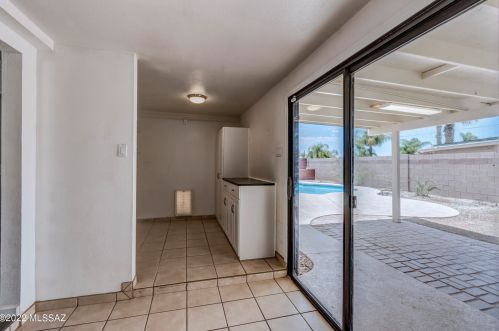 241 Bonanza Ave, Tucson AZ 85748-1901 exterior