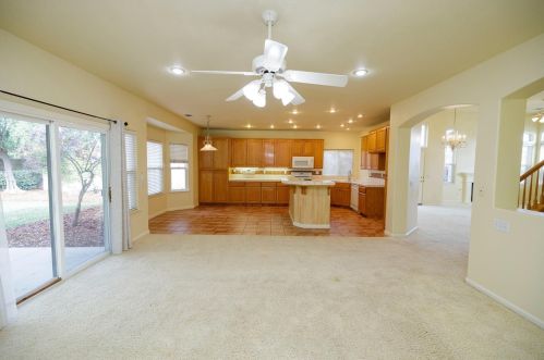 3987 Sterling Oaks Dr, Turlock CA 95382-8802 exterior