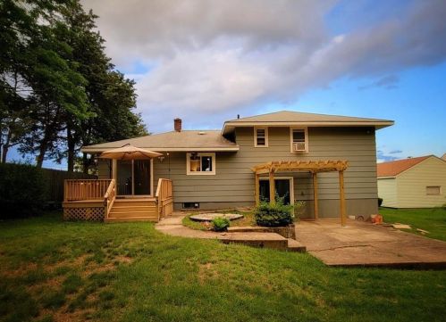 1330 Atwood Ave, Providence RI  02919-4903 exterior