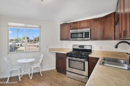 5985 9th Ave, Tucson AZ  85706-4001 exterior