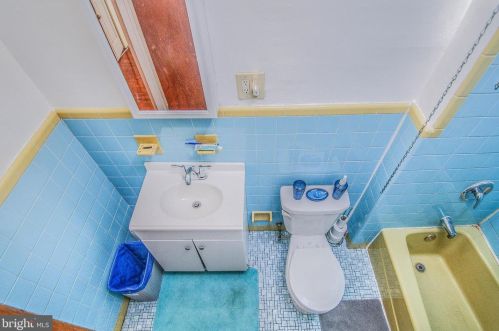 6503 Guyer Ave, Philadelphia PA 19142-2808 exterior