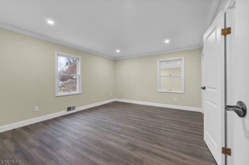 114 Woodlawn Ave, Bridgewater NJ 08807-2031 exterior