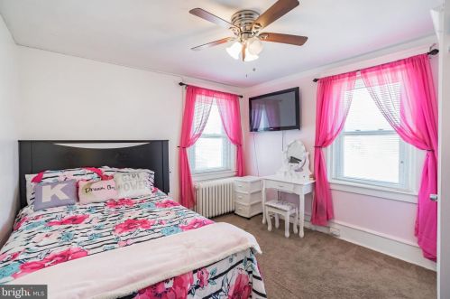 122 Pkwy Ave, Chester PA 19013-5009 exterior