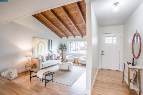 915 Dartmouth Way, Concord CA  94518-3819 exterior