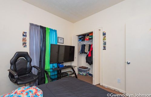 930 Sheldon Ave, Grand Rapids MI 49507-1166 exterior