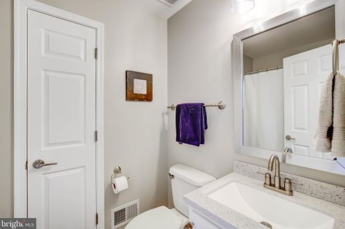 5035 Kimi Gray Ct, Washington DC  20019-5917 exterior