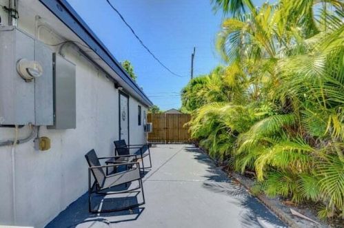 168 31st Ave, Boynton Beach FL 33435-8227 exterior