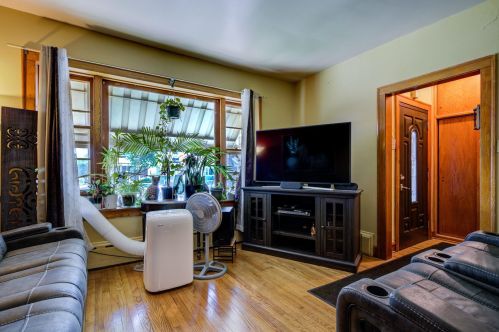 2810 96th St, Chicago, IL 60617-5008