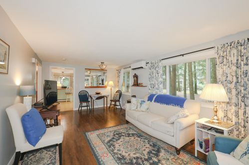 19 Amoskeag Rd, Concord NH 03301-4641 exterior