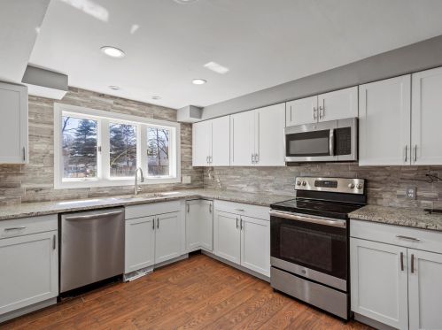 220 Michelson Rd, Rochester MI 48307-5335 exterior