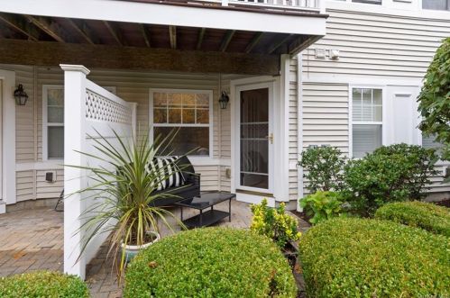 114 Viewpoint Ter, Peekskill NY 10566-6209 exterior