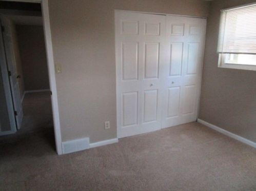 47 Pne Vly Dr, Pittsburgh PA 15239-2841 exterior