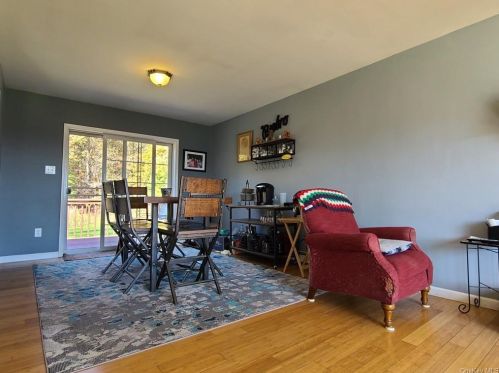 135 Ledge Rd, Middletown NY 10940-7518 exterior