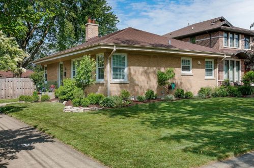 860 Linden Ave, Elmhurst IL 60126-5312 exterior