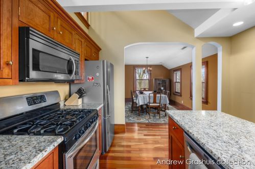 440 Fulton St, Grand Rapids MI 49546-1368 exterior