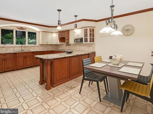 1716 Old Welsh Rd, Huntingdon Valley PA  19006-5838 exterior