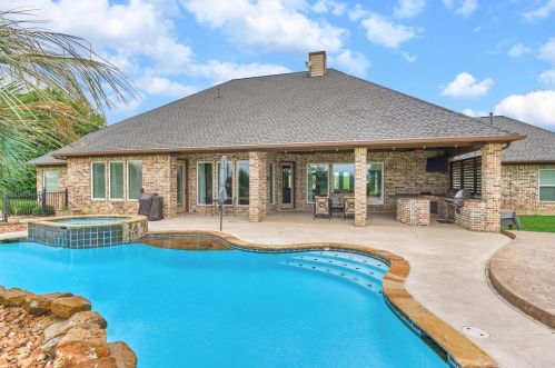 18933 Hbr Side Blvd, Montgomery TX 77356-3224 exterior