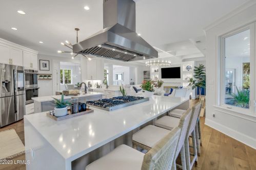 61 Manchester Ct, Bluffton SC 29910-7455 exterior