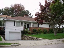 180 Evelyn Rd, Newton, MA 02468-1042