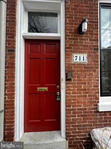 711 2nd St, Philadelphia PA  19147-3008 exterior
