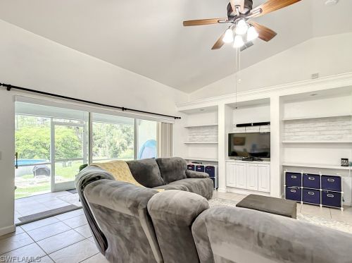 121 29 St, Naples FL 34117-4240 exterior