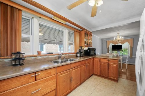 8830 Winchester Ave, Chicago IL  60620-5447 exterior