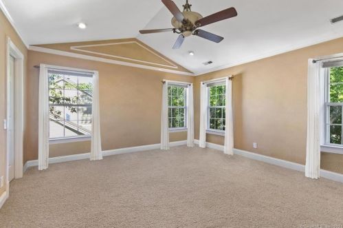 31 Lookout Hl Rd, Milford CT 06461-1878 exterior